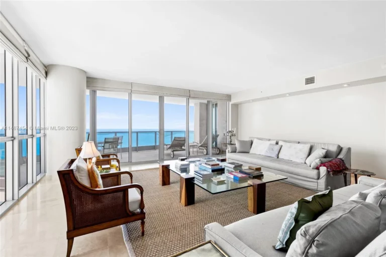 1331 Brickell Bay Dr-1.aspx