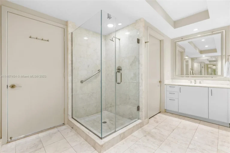 1331 Brickell Bay Dr-13.aspx