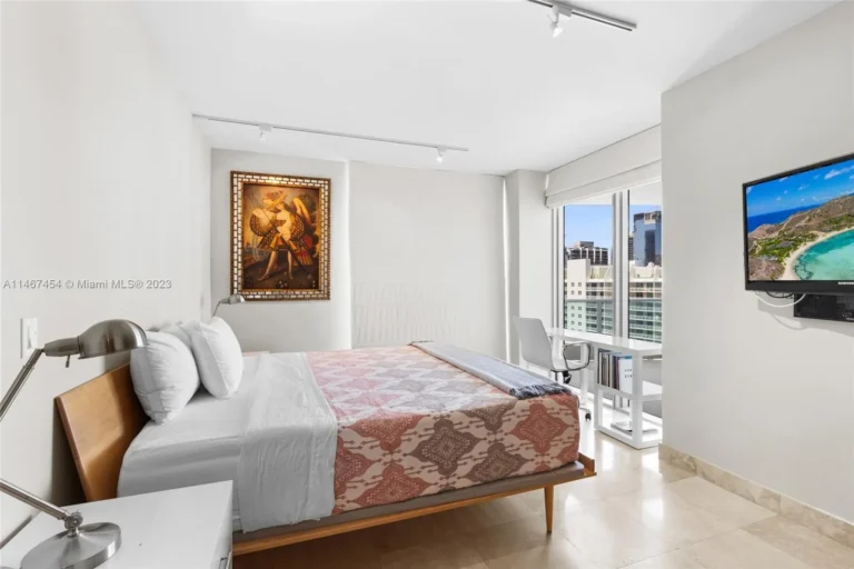 1331 Brickell Bay Dr-17.aspx