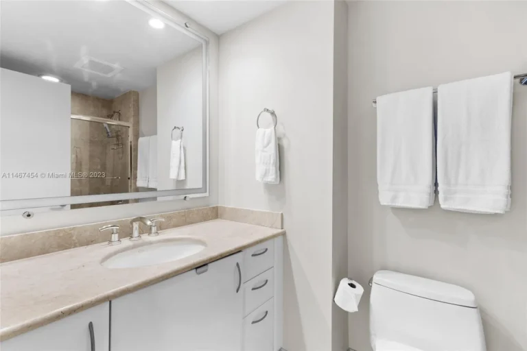 1331 Brickell Bay Dr-18.aspx