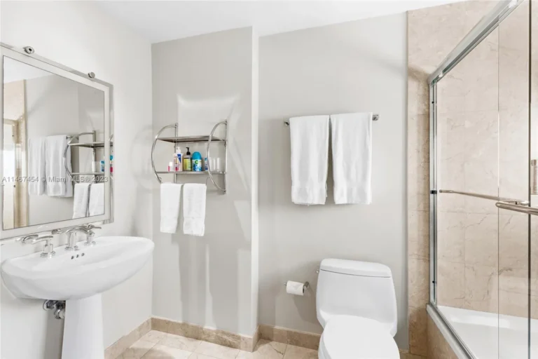 1331 Brickell Bay Dr-20.aspx