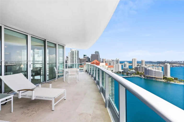 1331 Brickell Bay Dr-25.aspx
