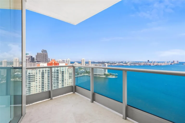 1331 Brickell Bay Dr-28.aspx
