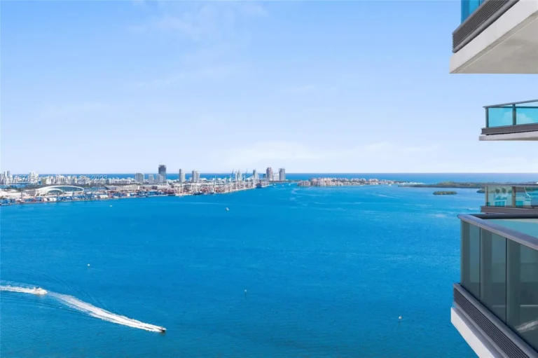 1331 Brickell Bay Dr-30.aspx