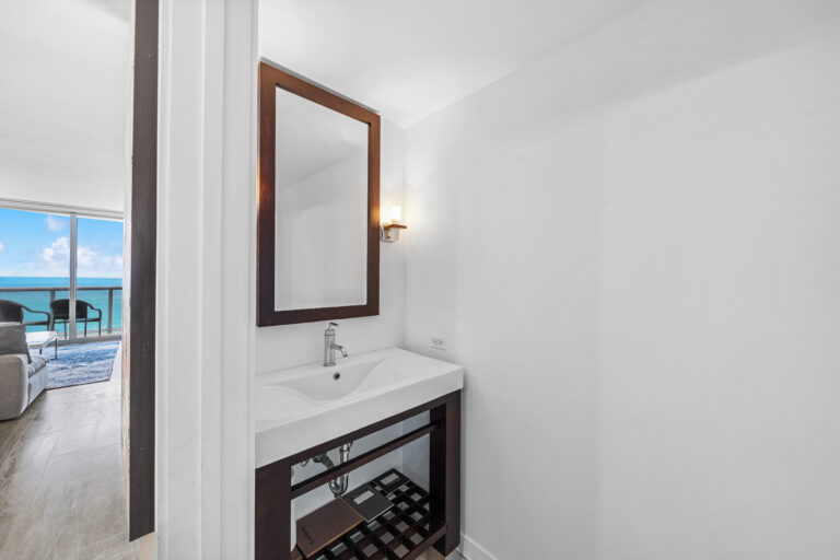 Powder Room 1