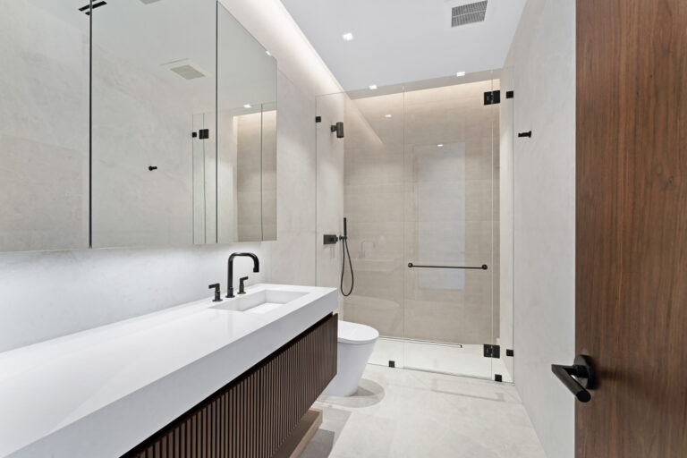 11404 N Bayshore Dr_WEB_1