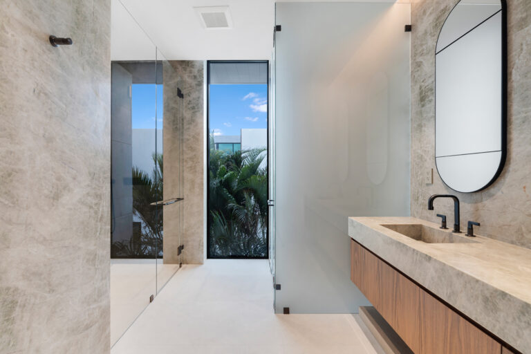 11404 N Bayshore Dr_WEB_10