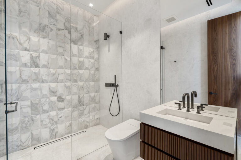 11404 N Bayshore Dr_WEB_46